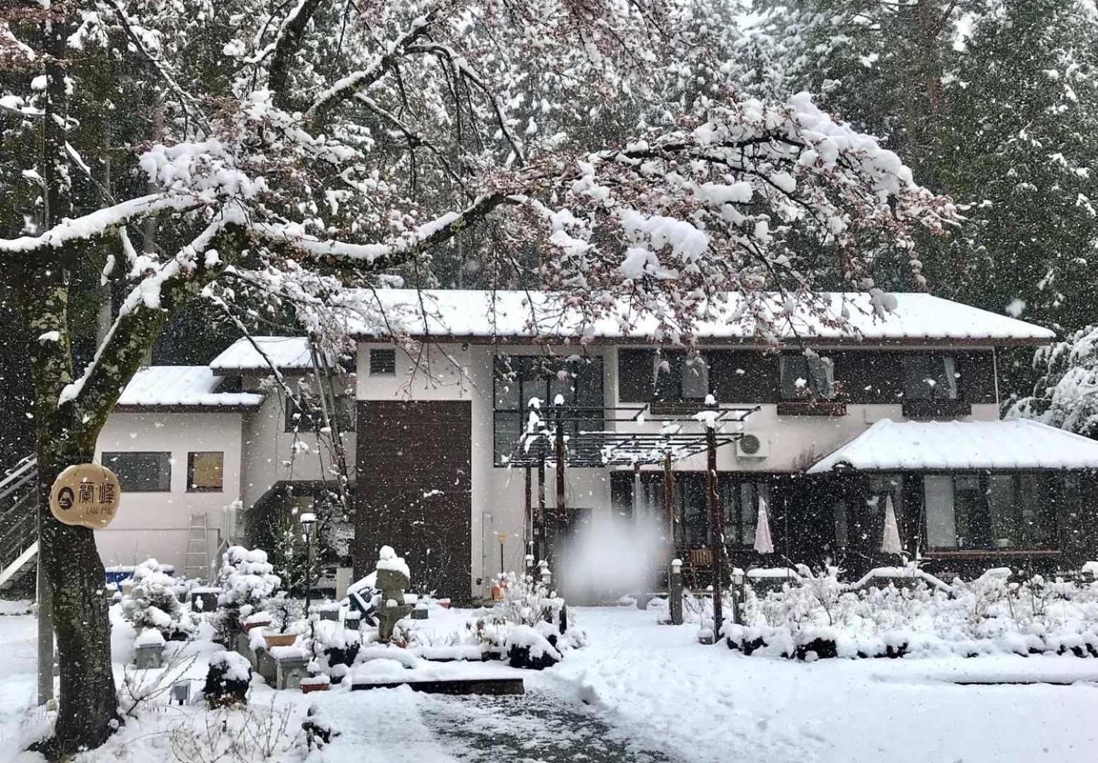 Pension Lanpou Fujikawaguchiko Buitenkant foto